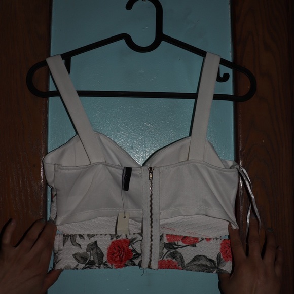 Top - Picture 2 of 2